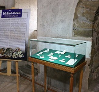 Расписная керамика эпохи Возрождения: в Судаке показывают редкие артефакты