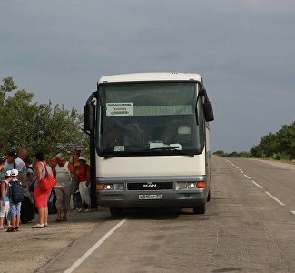 Добраться из Украины в Крым стало легче: с границы в столицу запустили автобусы