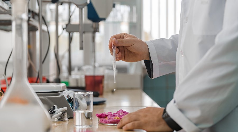 Лаборатория комбината «Крымская Роза»