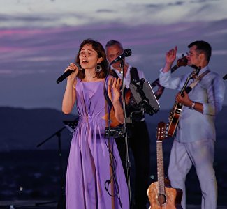 «Природа искусства»: вечера джаза, оперы и балета в лавандовых полях продлили на неделю