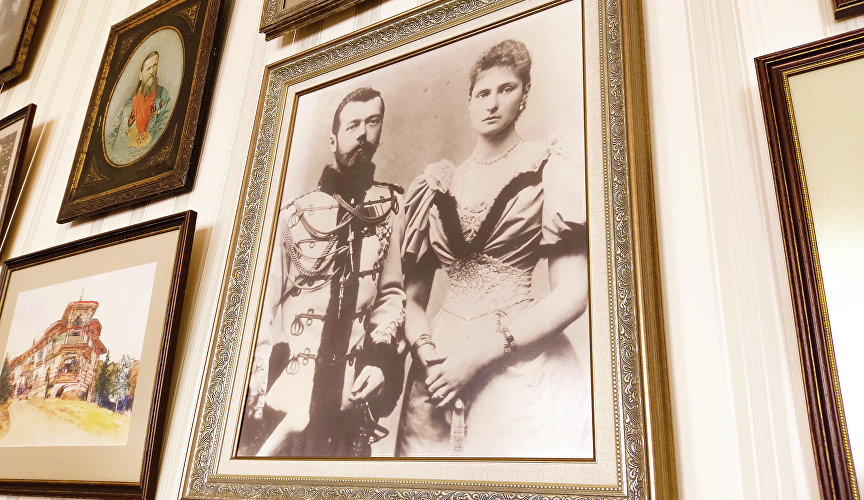Портрет императора Николая II и его супруги