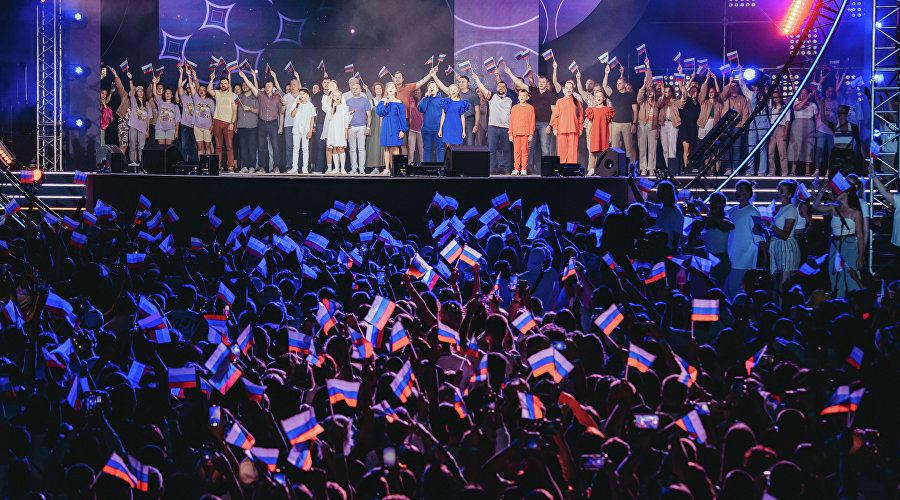 Исполнение гимна России на фестивале «Таврида. АРТ»