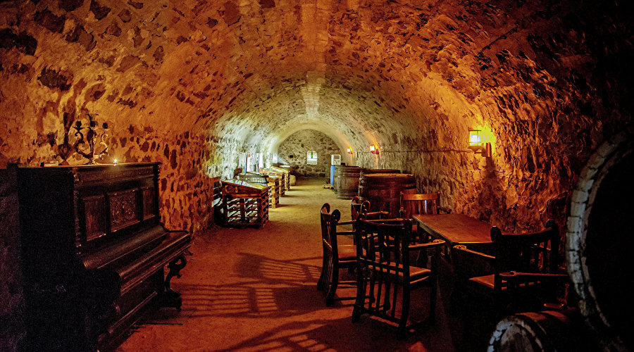 Подвал в Винном парке «Долина Святого Саввы» Подвал в Винном парке «Долина Святого Саввы»