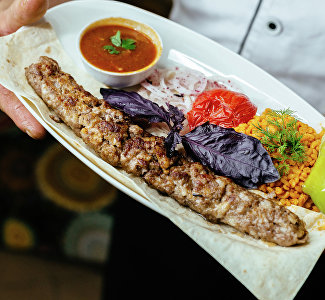 Фестиваль лука, заплыв на матрасах, турецкое гастро-шоу: как пройдут выходные в Крыму