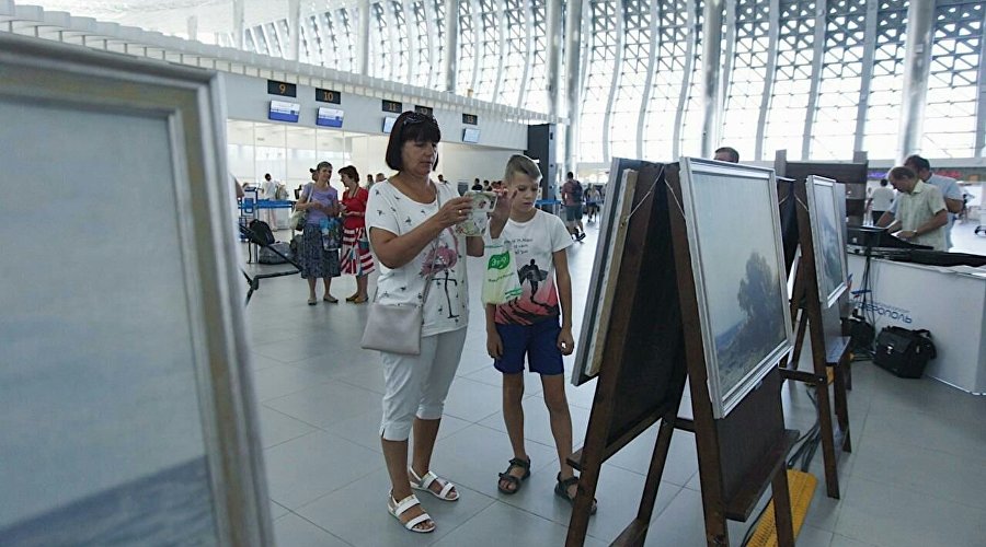 Выставка репродукций картин Ивана Айвазовского в аэропорту Симферополь