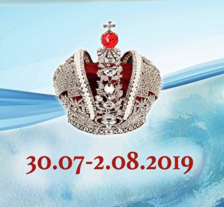 Какая она, современная императрица: в Крым едут красивые и успешные женщины РФ