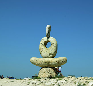 Скульптура «Мыслитель. Сердце Тарханкута»