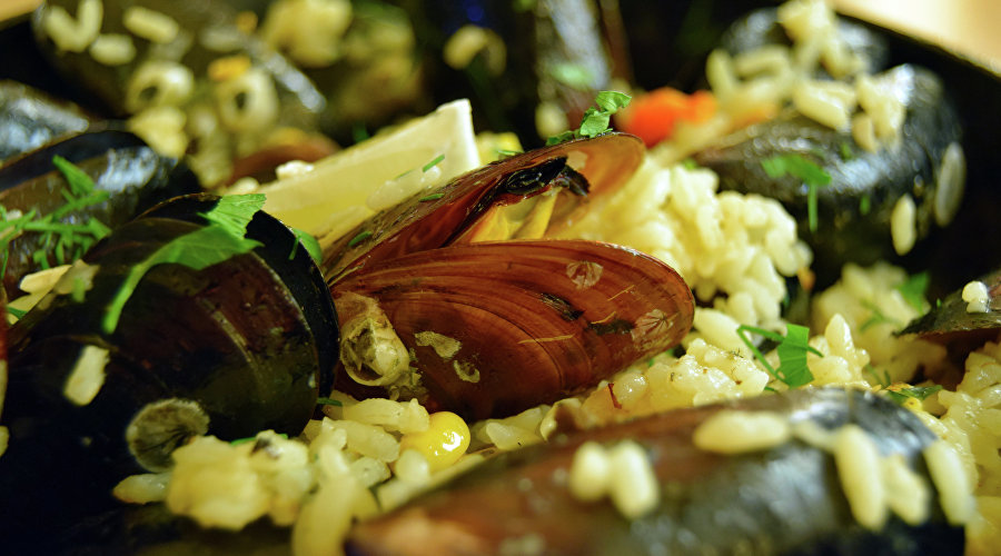 Плов из мидий