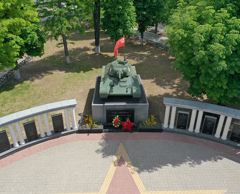 Памятник-танк Т-34 в Симферополе