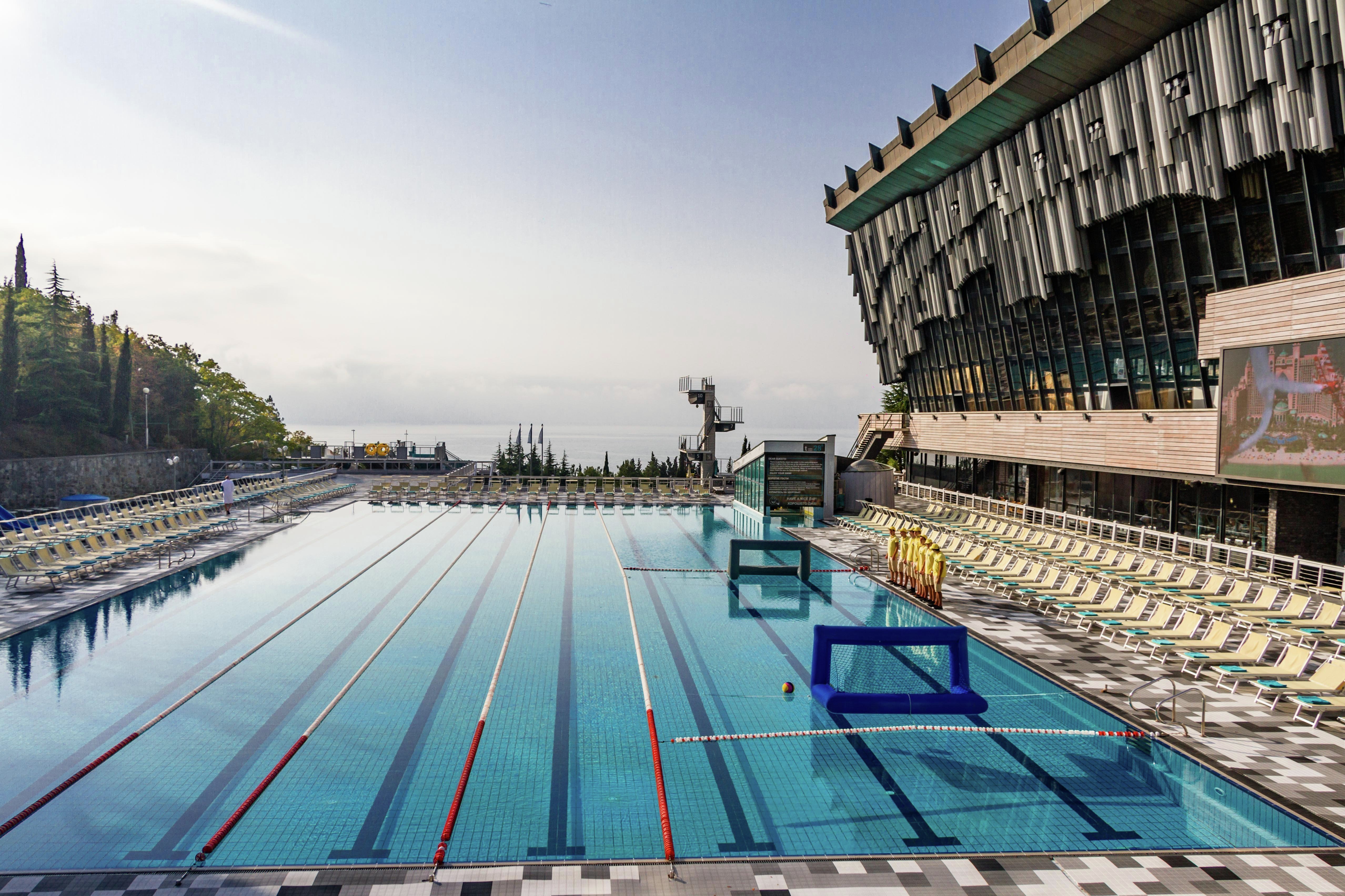 Олимпийский бассейн отеля Yalta Intourist