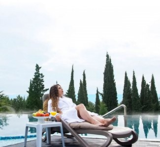 Тепло, ещё теплее… Отель Yalta Intourist балует гостей подогреваемыми бассейнами