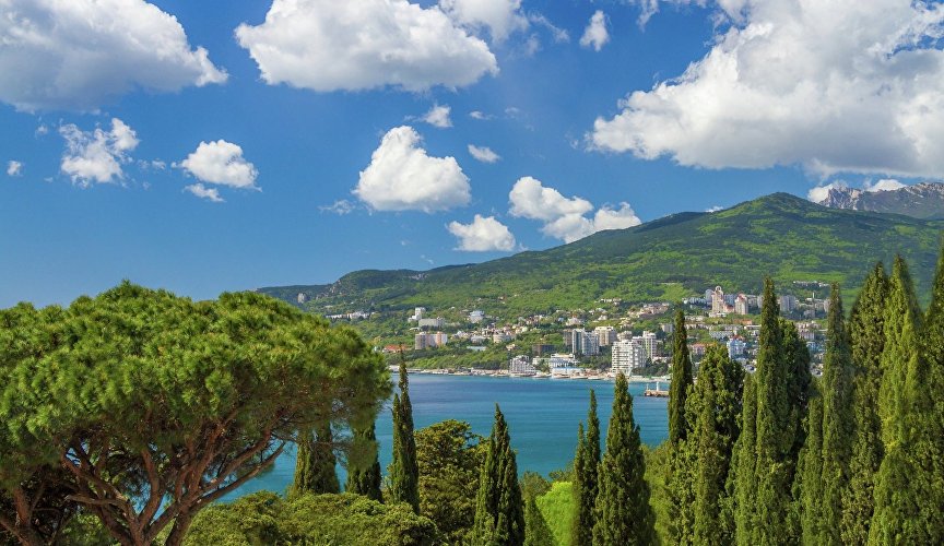 Вид из отеля Yalta Intourist Green Park