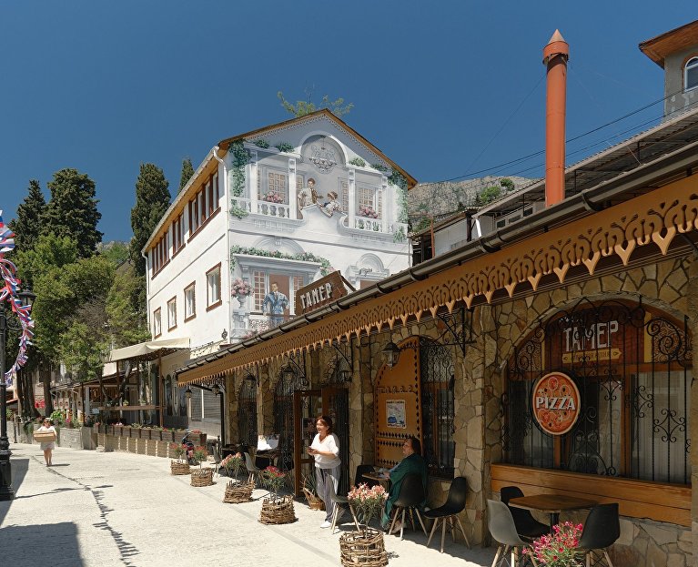 Обновлённый исторический центр Алупки