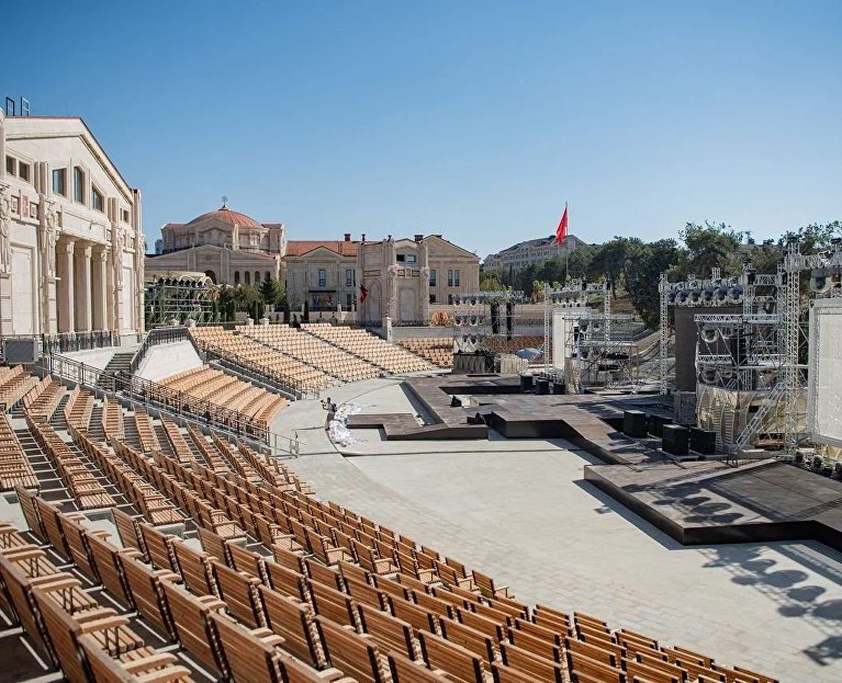 Амфитеатр «Грифон-арена»