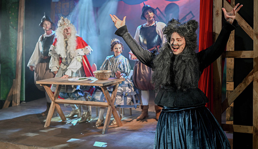 С «Котом в сапогах» на «Острове сокровищ»: новогодние представления крымского ТЮЗа