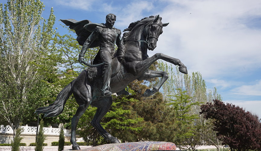 Памятник Петру Котляревскому