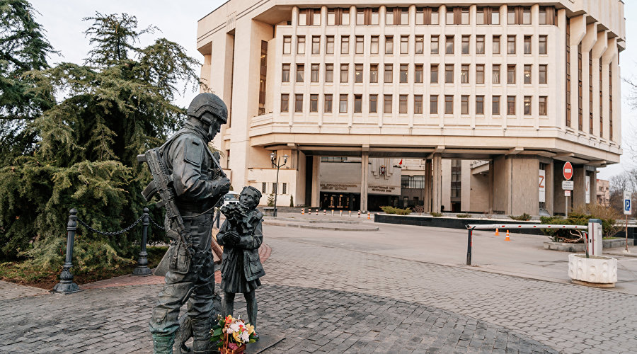 Памятник Вежливым людям в Симферополе