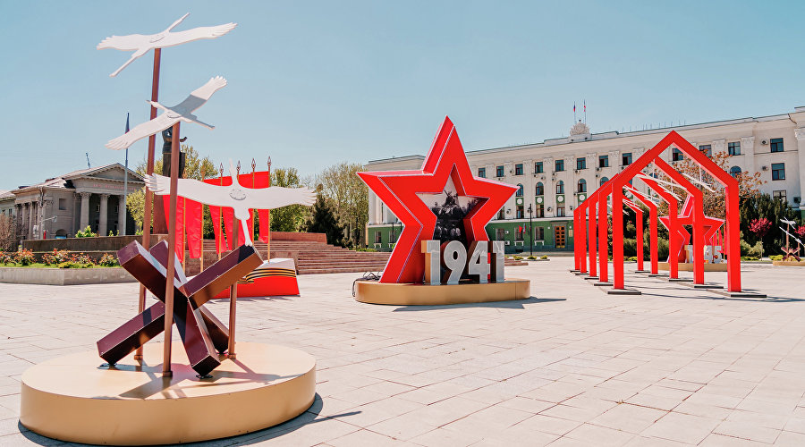 Инсталляция ко Дню Победы в Симферополе