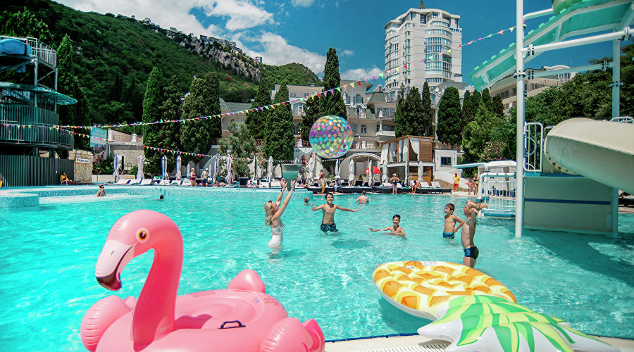 Территория отеля Palmira Palace Resort & SPA 5* в Большой Ялте