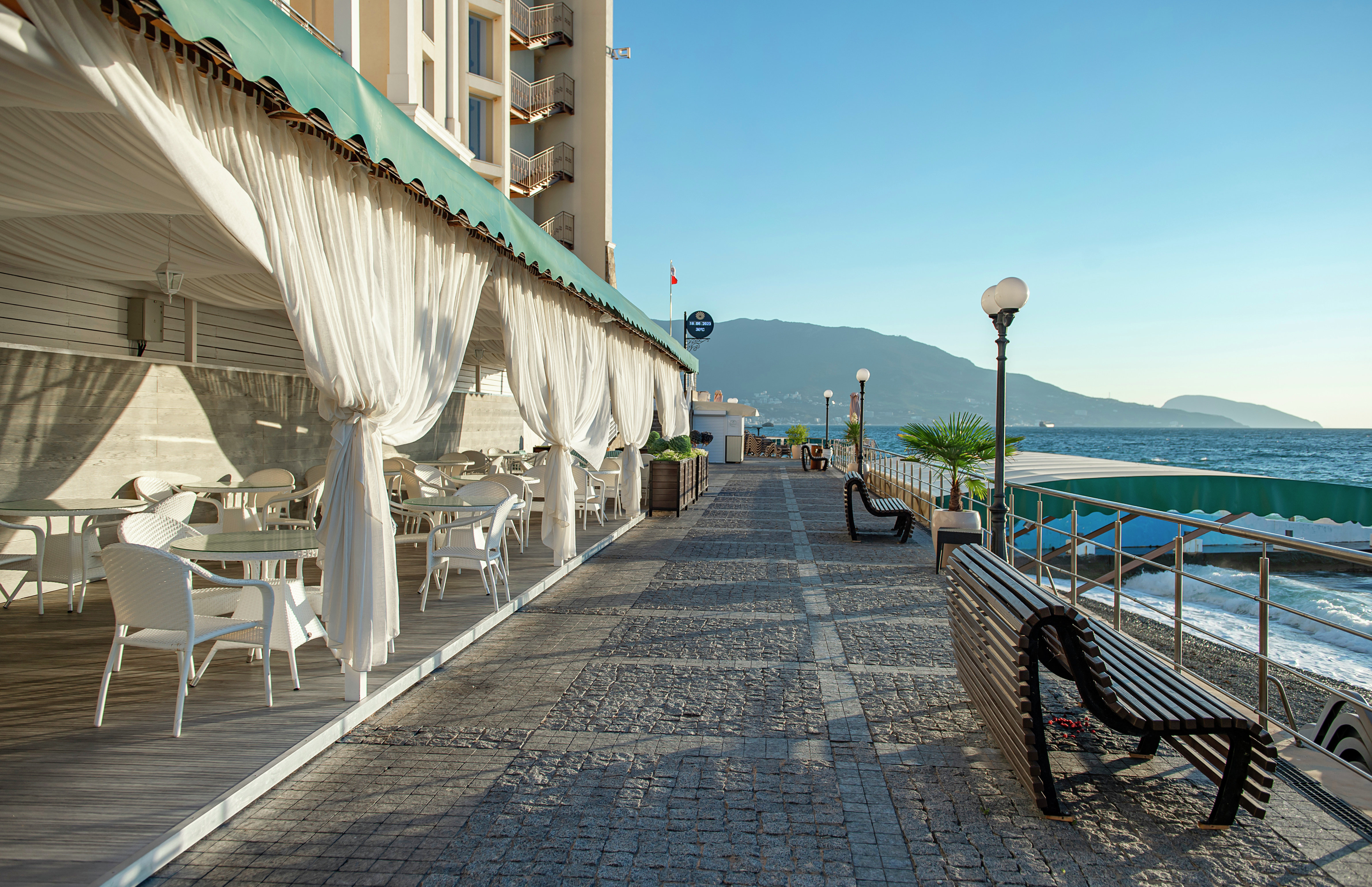 Территория отеля Palmira Palace Resort & SPA 5* в Большой Ялте Территория отеля Palmira Palace Resort & SPA 5* в Большой Ялте