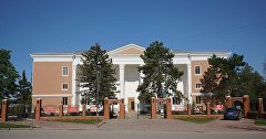 Здание бывшего Дворца культуры Сакского химического завода