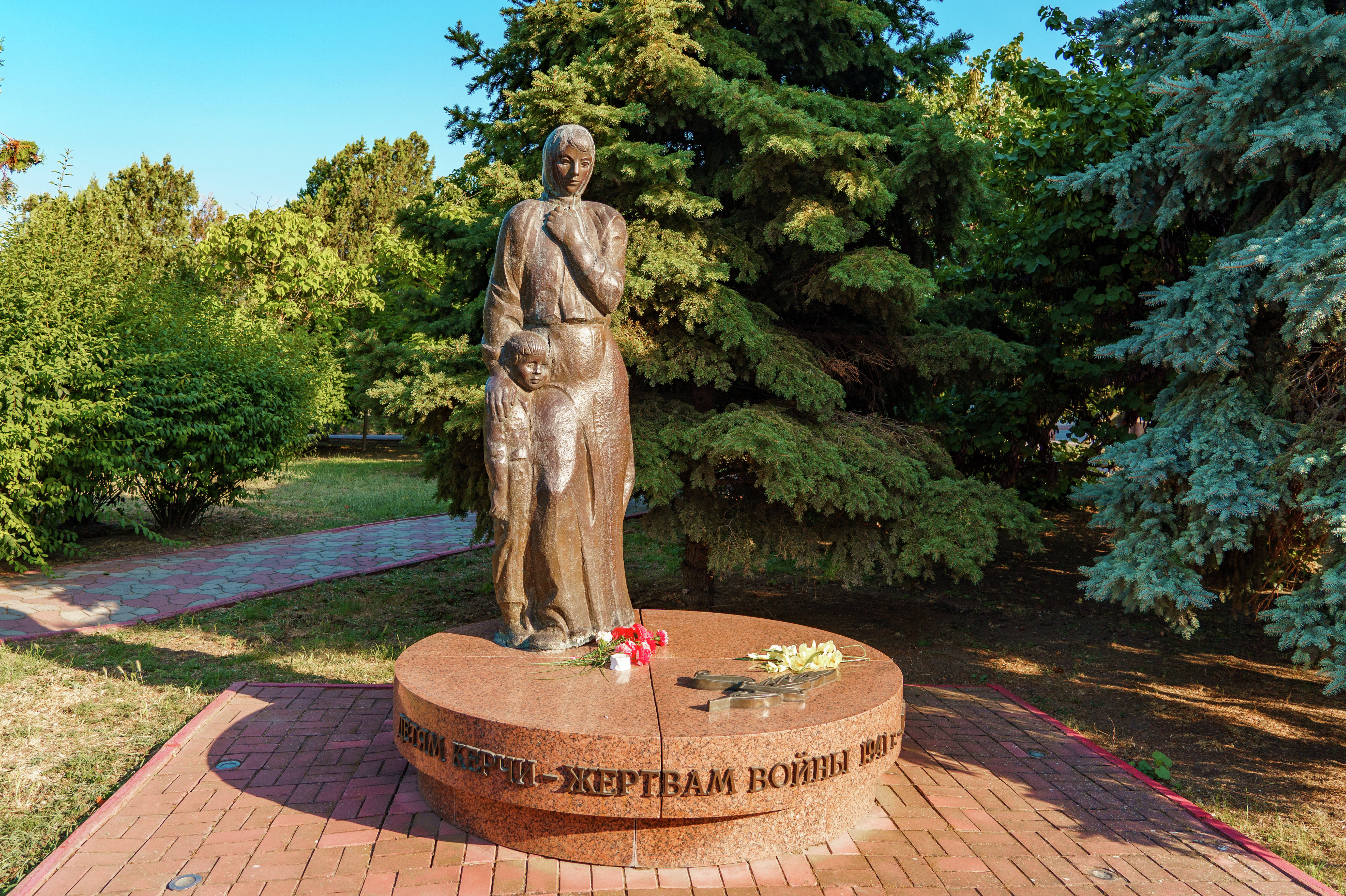 Памятник детям &ndash; жертвам войны в Керчи