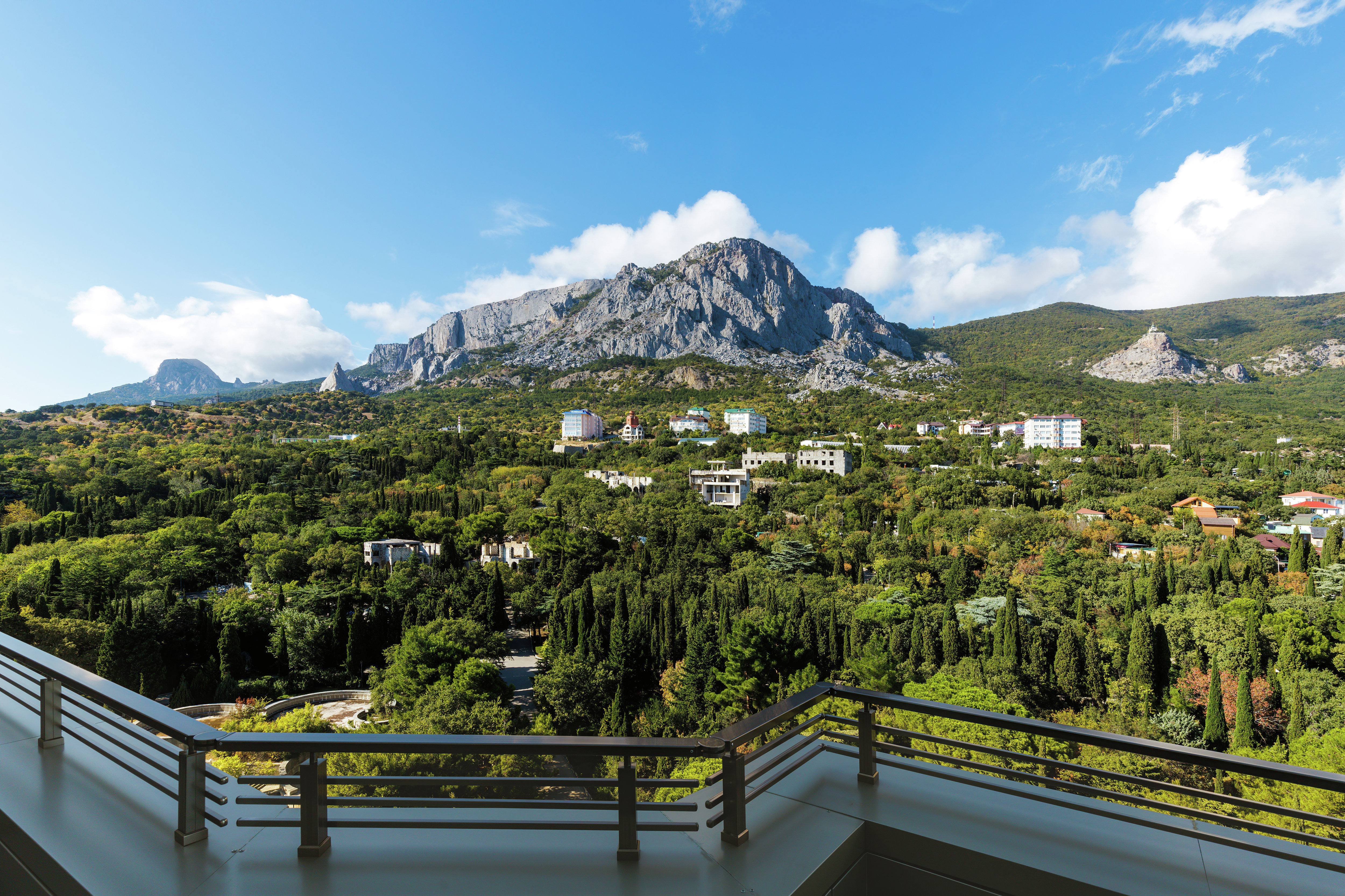 Окрестности санатория Foros Wellness & Park Окрестности санатория Foros Wellness & Park