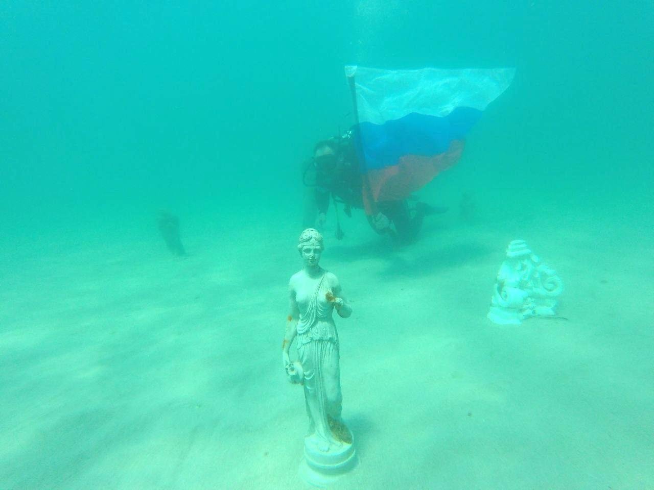 Подводный музей с древнегреческими статуями