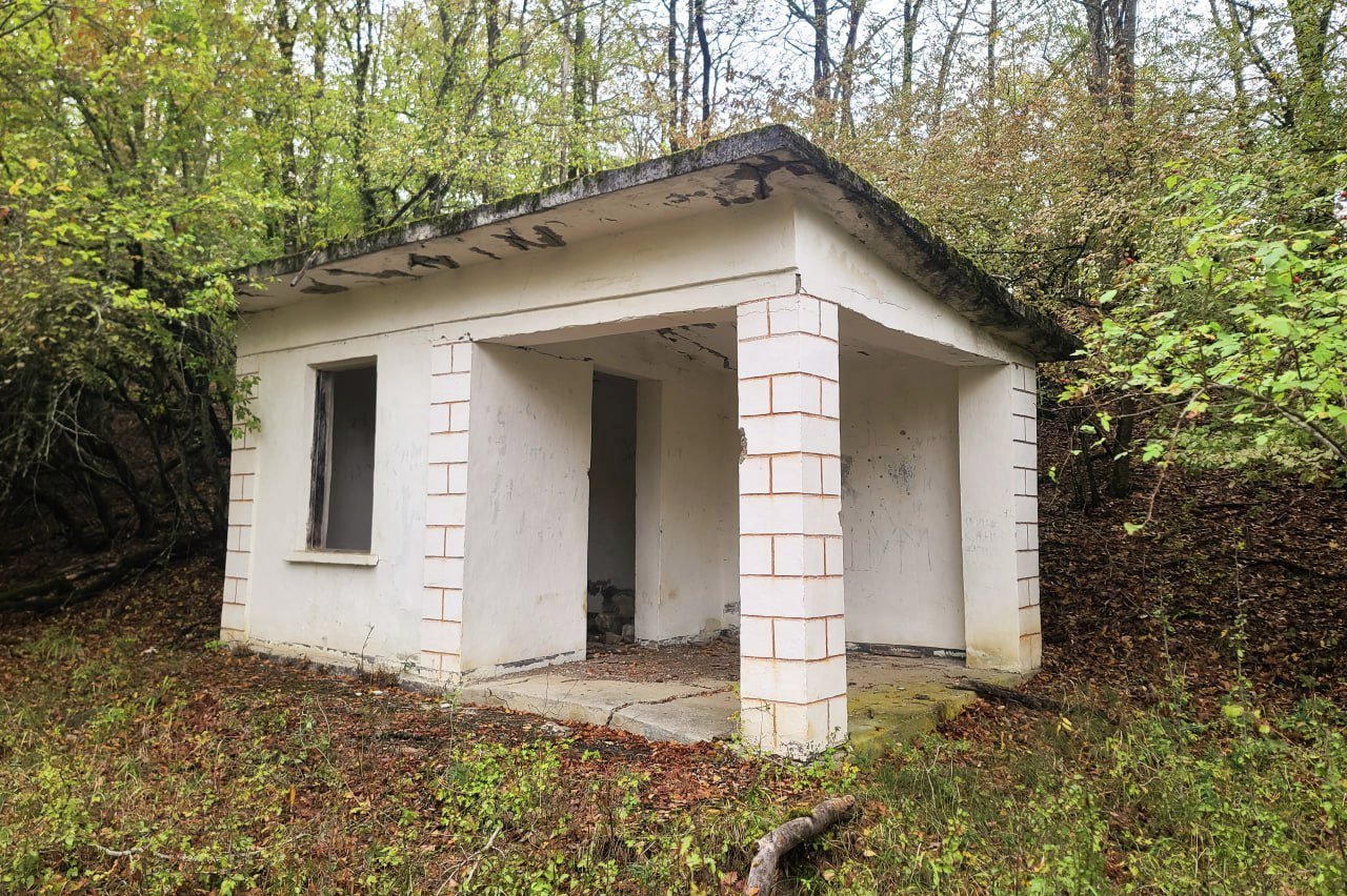 Остановка в бывшем посёлке Крымский Остановка в бывшем посёлке Крымский