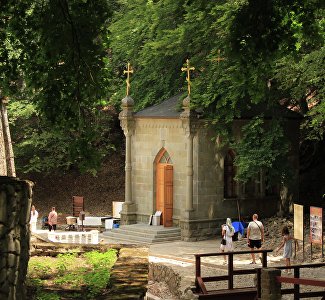 Исцелиться в водах святого источника Крыма: верующих зовут на праздник в честь чудотворцев Косьмы и Дамиана