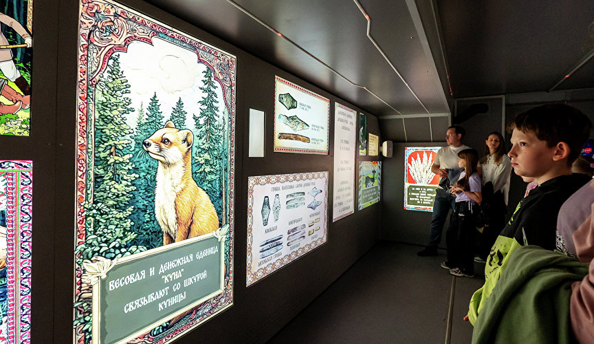 Мультимедийный автопоезд «Россия – моя история» Мультимедийный автопоезд «Россия – моя история»