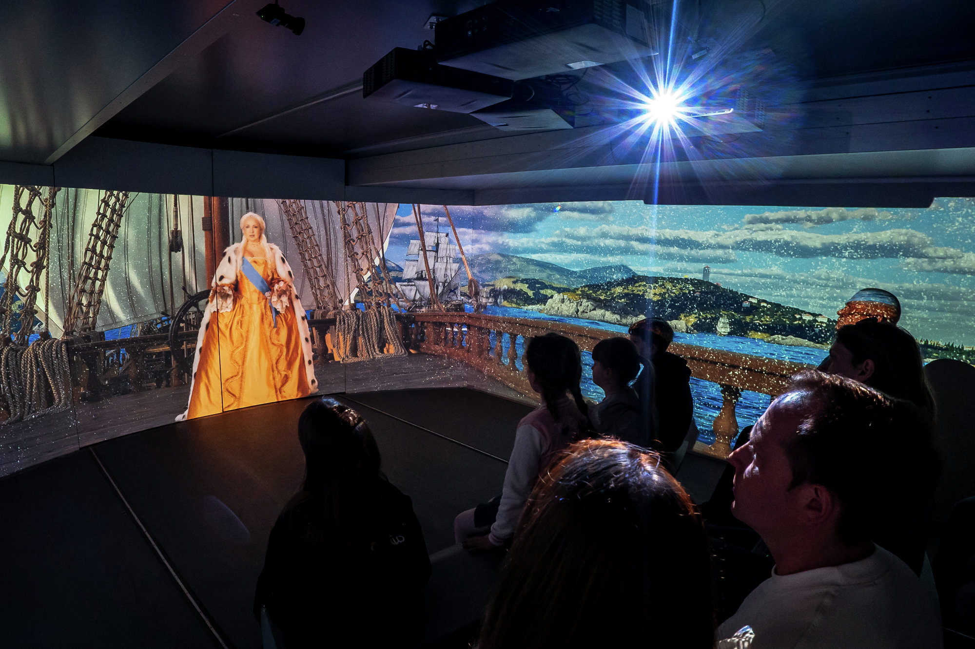 Мультимедийный автопоезд «Россия – моя история» Мультимедийный автопоезд «Россия – моя история»