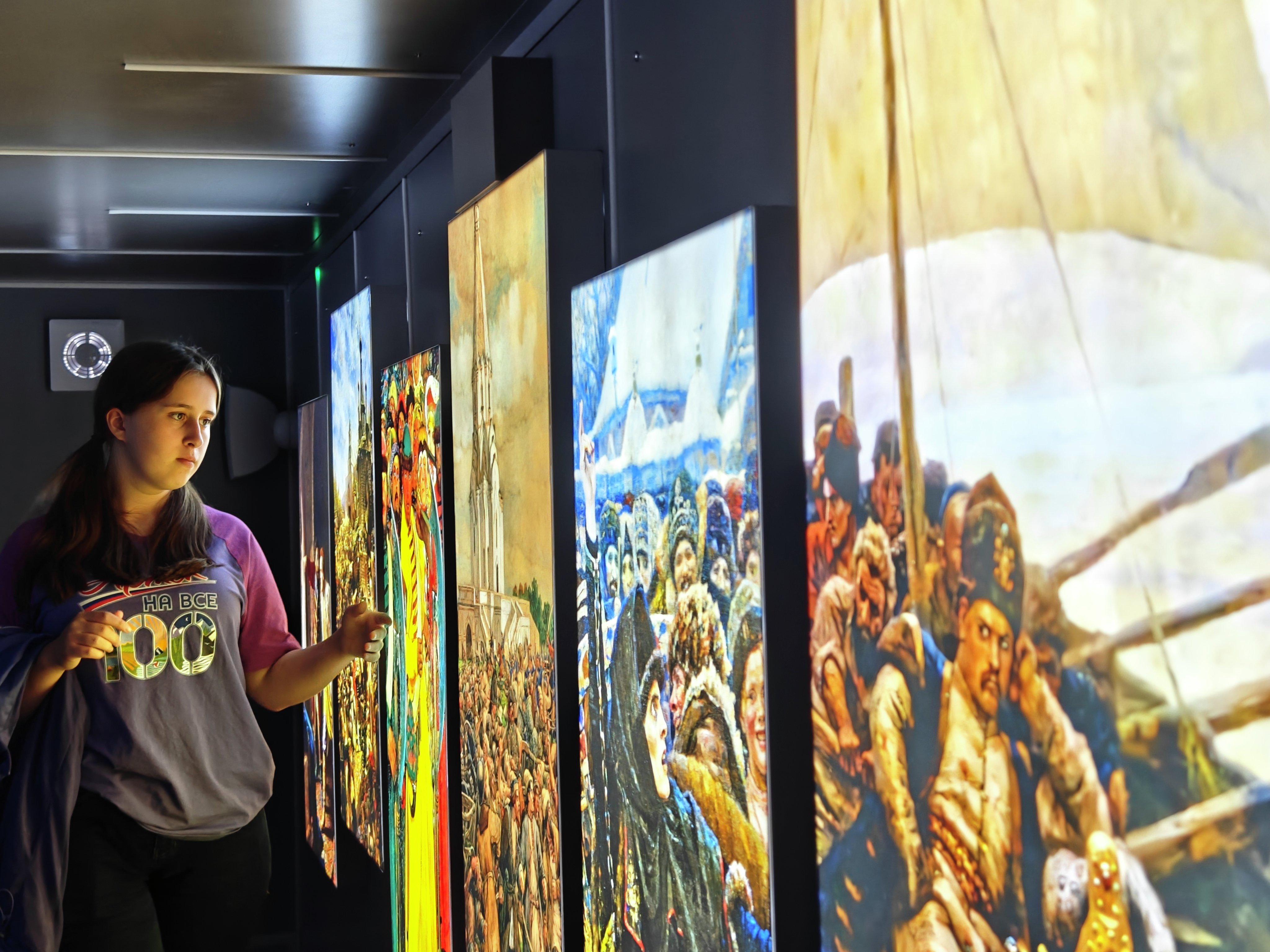 Мультимедийный автопоезд «Россия – моя история» Мультимедийный автопоезд «Россия – моя история»