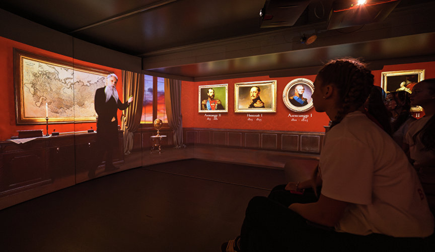 Мультимедийный автопоезд «Россия – моя история» Мультимедийный автопоезд «Россия – моя история»