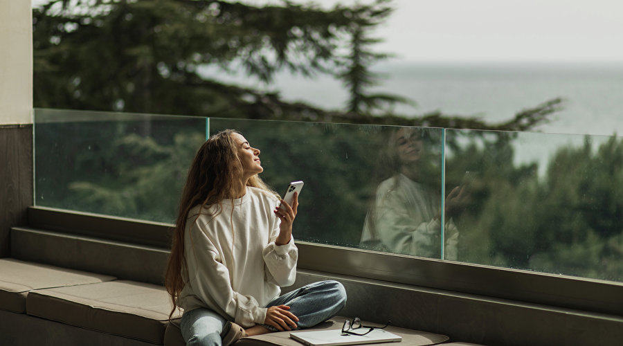 Девушка в санатории «Форос» Девушка в санатории «Форос»