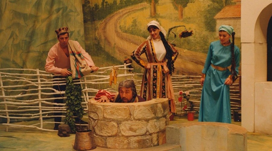 Спектакль «Дубаралы той» («Свадьба с приключениями»)