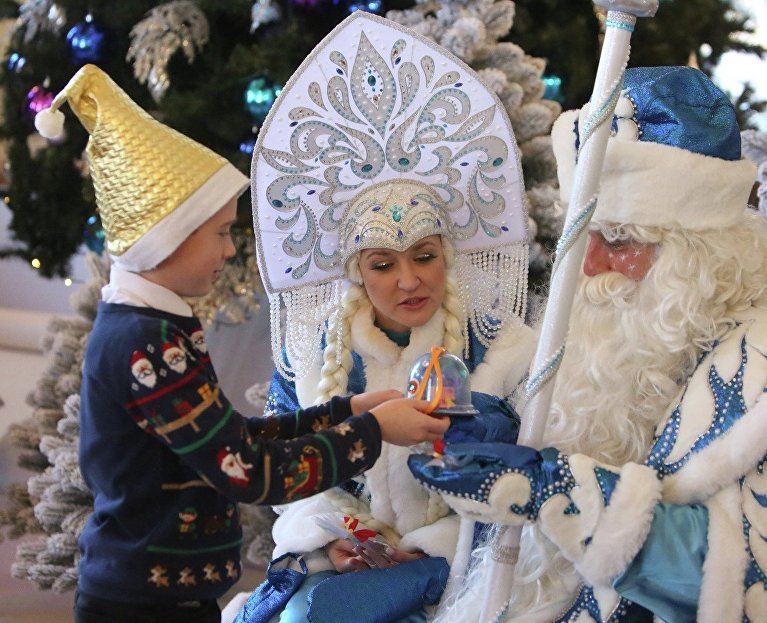 Дед Мороз и Снегурочка