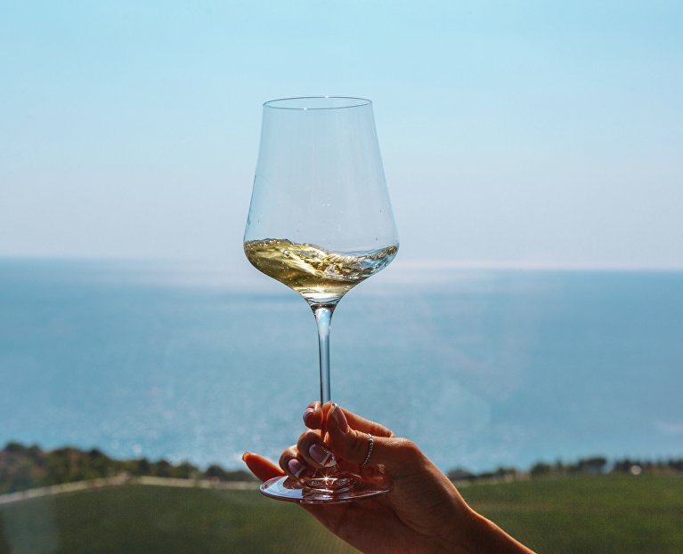 Бокал с вином