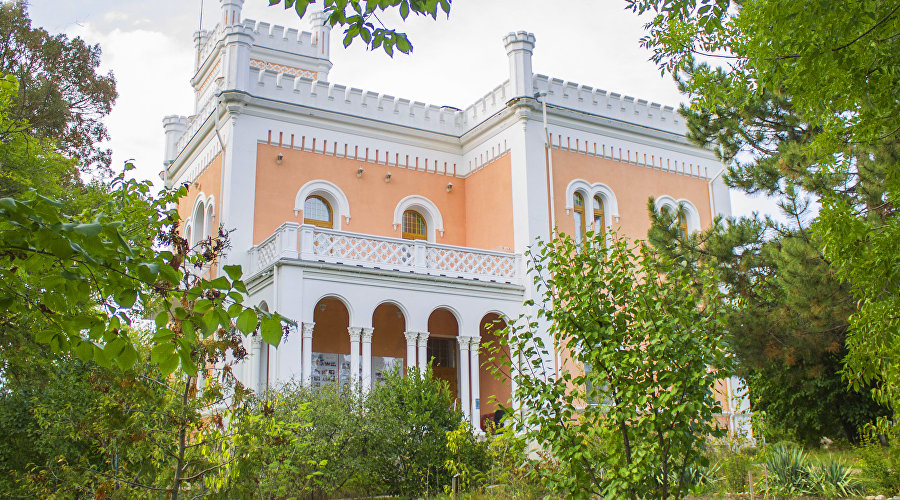 Усадьба Кесслеров-Ферсмана (замок на Салгире) Усадьба Кесслеров-Ферсмана (замок на Салгире)