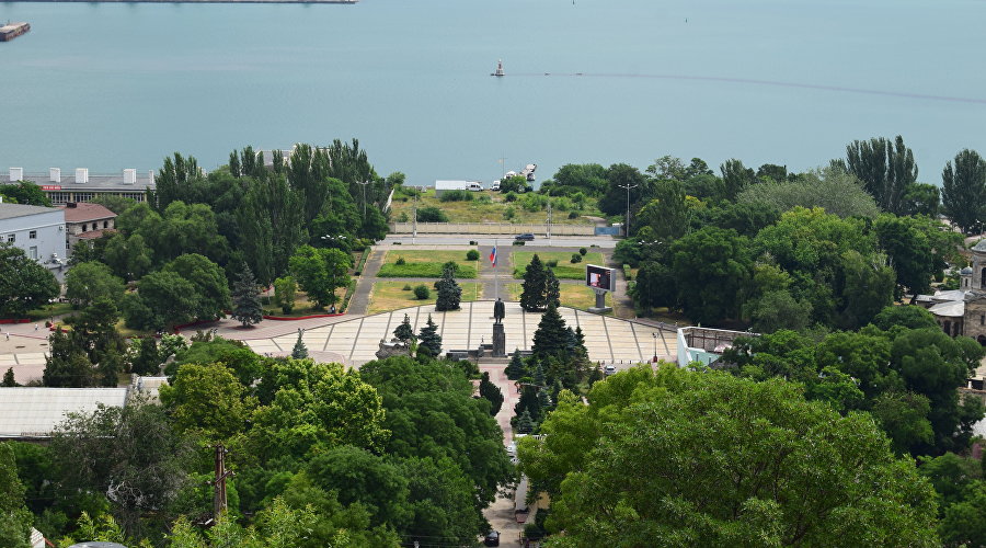 Вид на площадь им. Ленина в Керчи