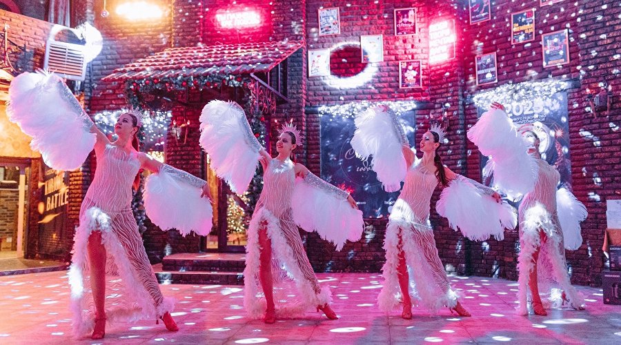 Празднование Нового года в ресторане