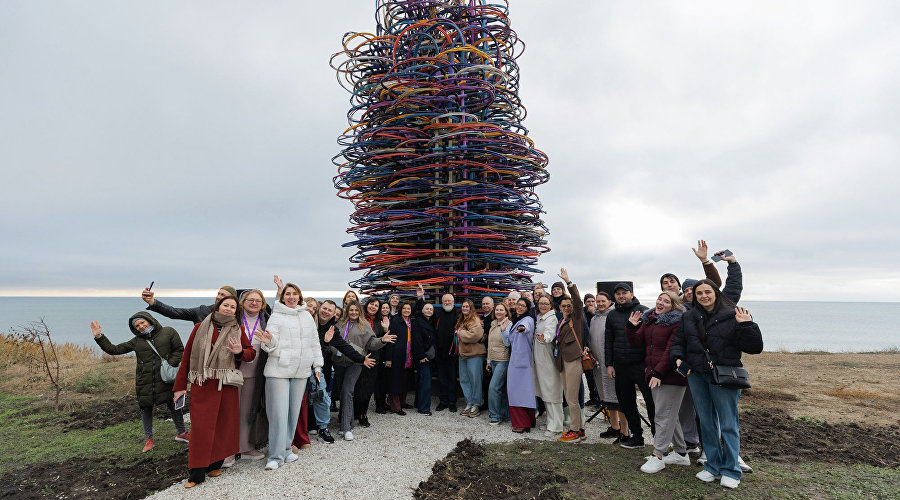 Арт-объект «Вдохновляясь Яковом Черниховым» Арт-объект «Вдохновляясь Яковом Черниховым»