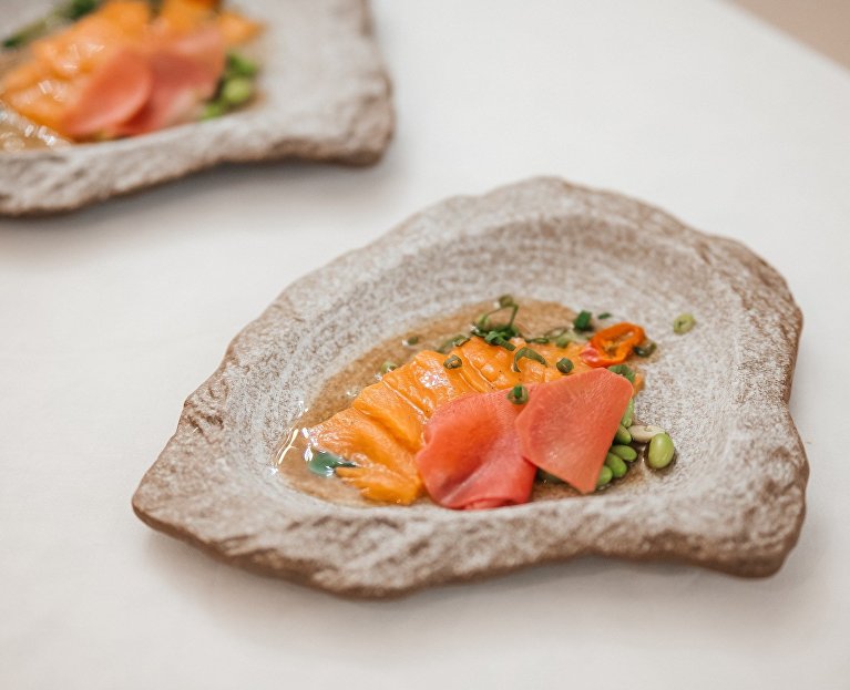 Блюдо в ресторане отеля «Алые Паруса»