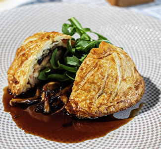 Новогодние сеты от крымских ресторанов: что предлагают в Алуште