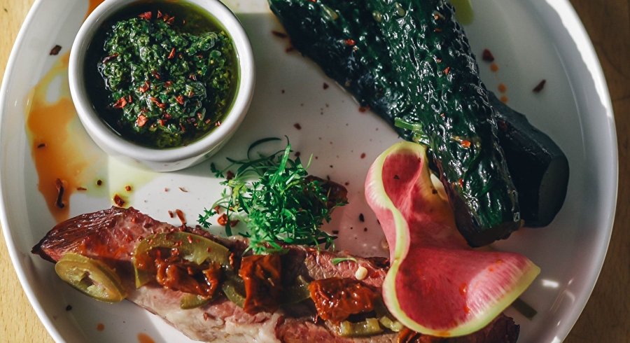 Новогодние сеты от крымских ресторанов: что предлагают в Симферополе