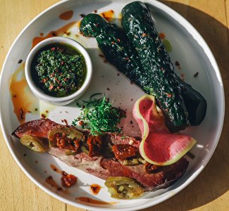 Новогодние сеты от крымских ресторанов: что предлагают в Симферополе