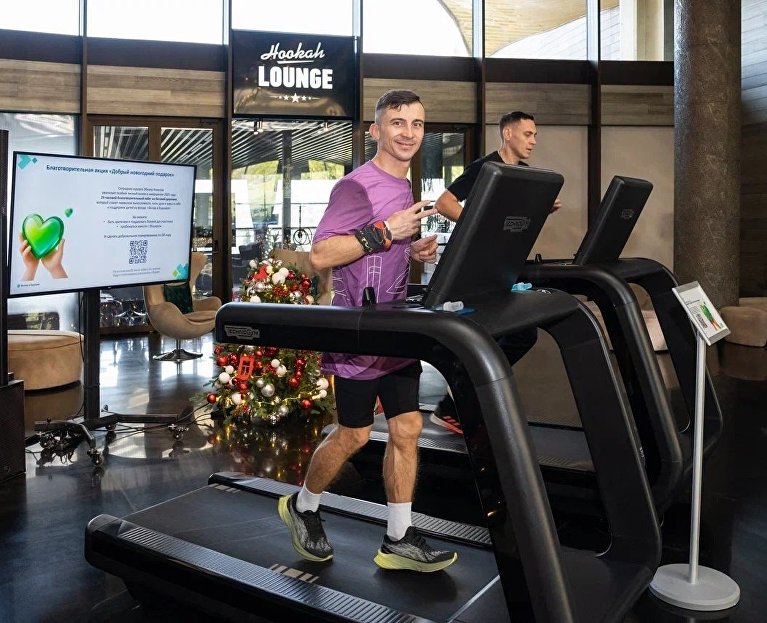 Сотрудник «Мрии» ставит рекорд в рамках благотворительной акции