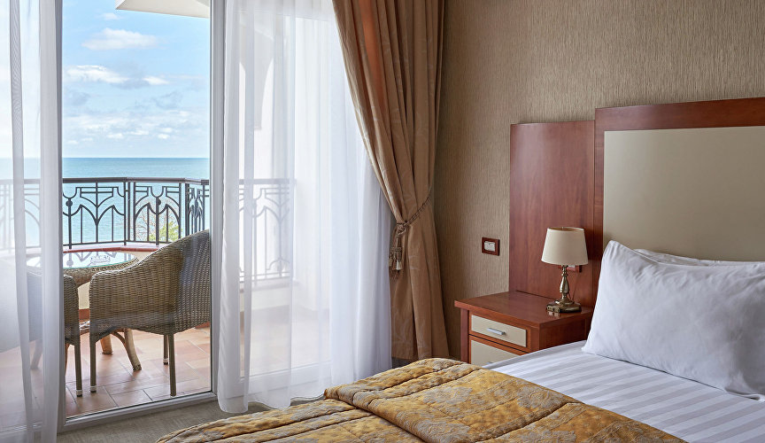 Отель «Алые Паруса»