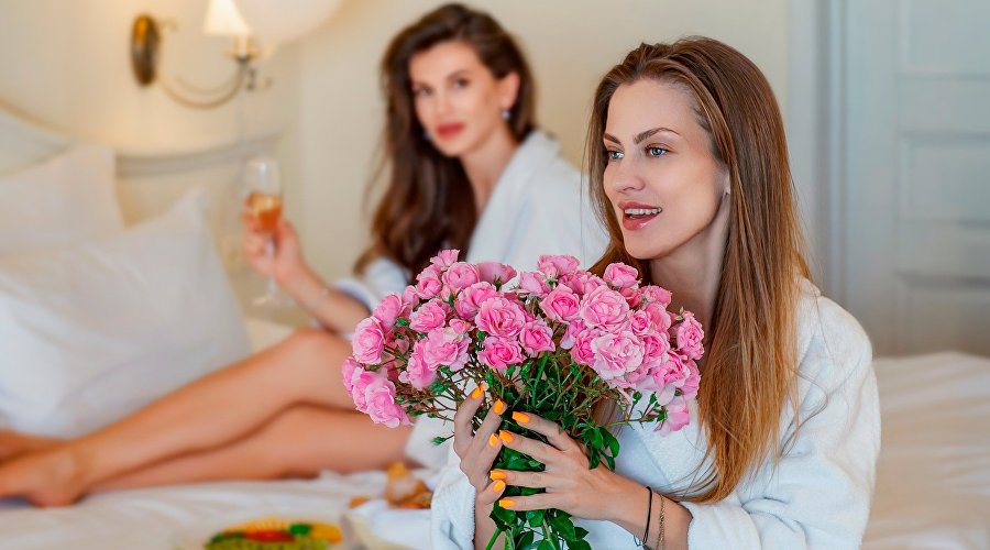 Девушки в отеле