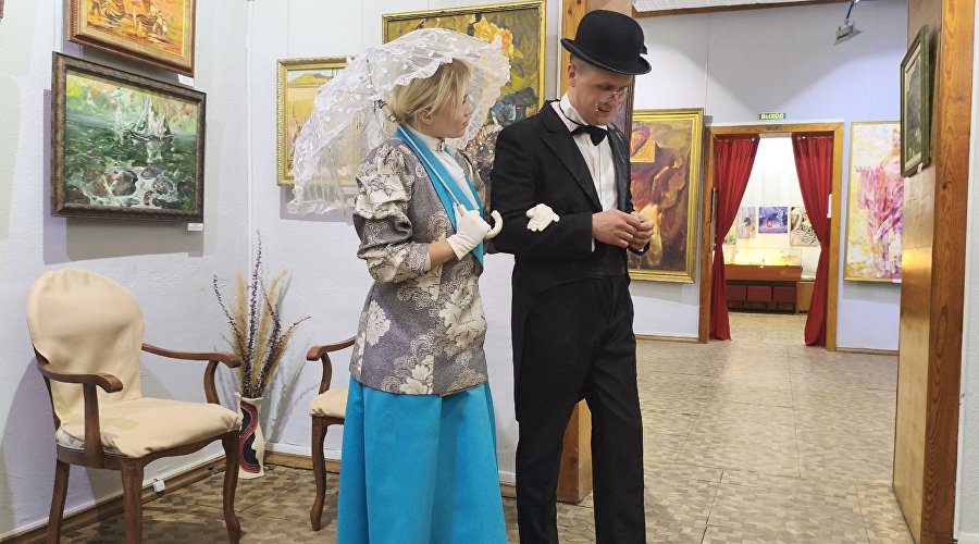 Сцена из экскурсии «Улицами родного города» от Восточно-Крымского музея-заповедника